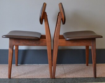 Gorgeous Pair of Walnut & Naugahyde Jens Risom Chairs