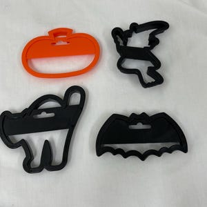 Vintage Wilton Ekco Ausstechformen ~ Jackolantern Kürbis, Katze, Fledermaus, Fliegende Hexe auf Besen ~ Halloween Orange Schwarz Kunststoff Cutter