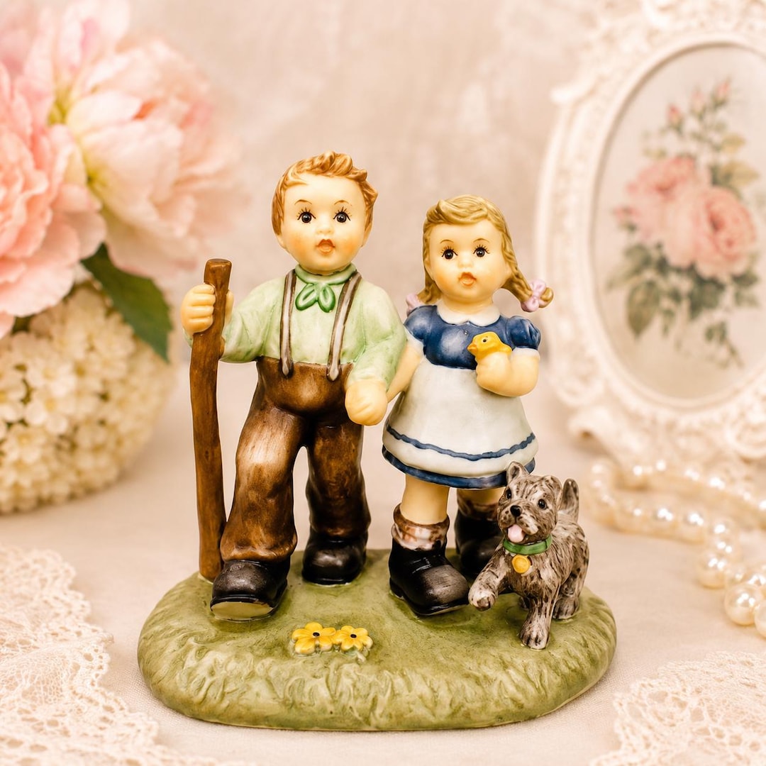 Steiff フンメルドール & Goebel フィギュアセット2002年度 Vintage 2002 Goebel Berta Hummel Taking a Walk Figurine BH 128/2/0