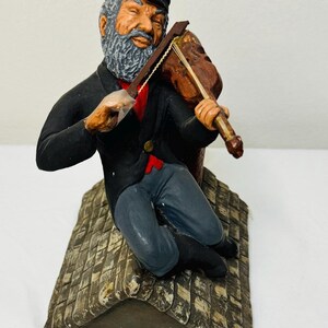 Vintage Rosen 1976 Fiddler Figurine – Hand-Painted Folk Art Sculpture Mint Condition Felt Bottom