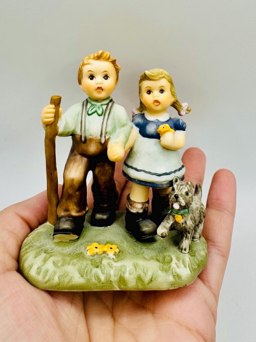 Vintage 2002 Goebel Berta Hummel Taking a Walk Figurine BH 128/2/0