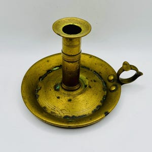 Antique Brass Chamberstick Candle Holder – 5.5” Wide Vintage Taper Holder with Handle – Primitive Patina Decor – Colonial Style Lighting