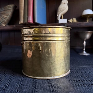 vintage hammered brass cachepot planter · 6" brass jardiniere · mid century plant holder · circa 1950s–1970s