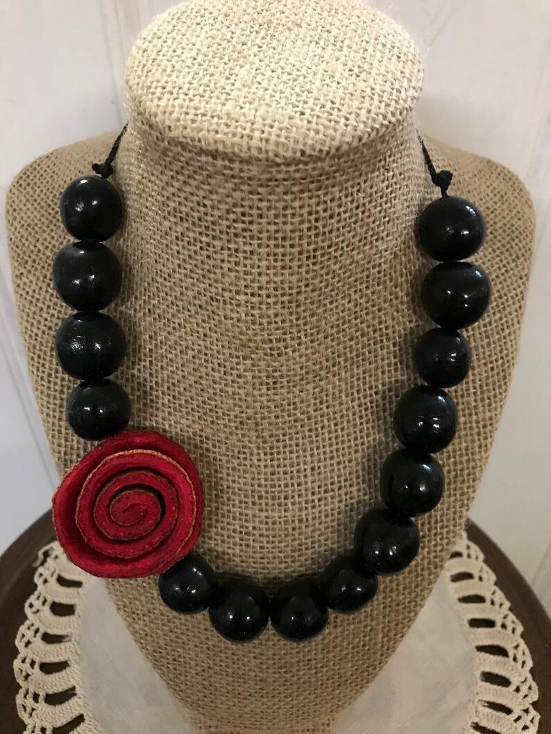 Artyfactos Tibu Bombona Necklace