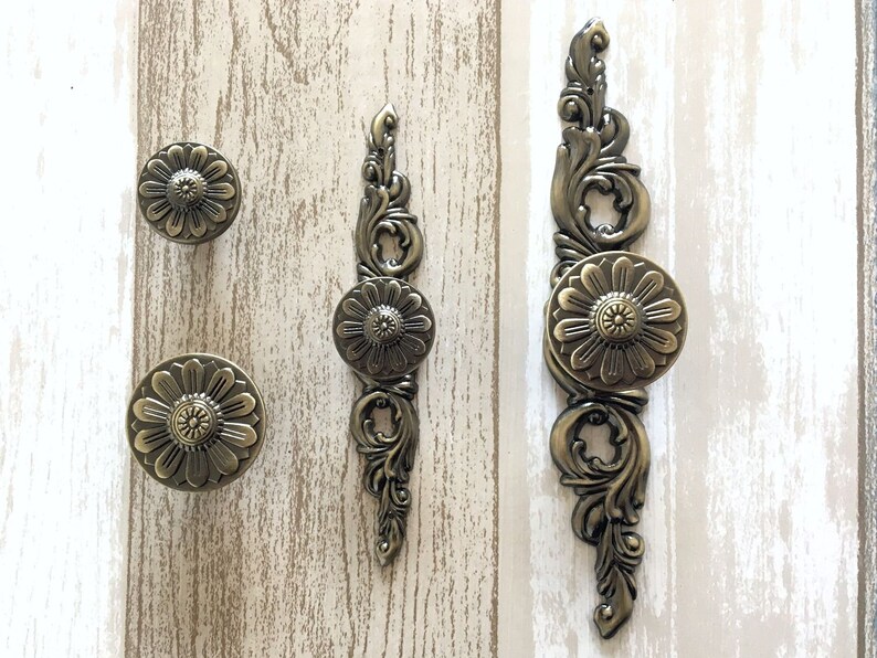 Bronce antiguo flor perilla gabinete tira de floral perillas | Etsy