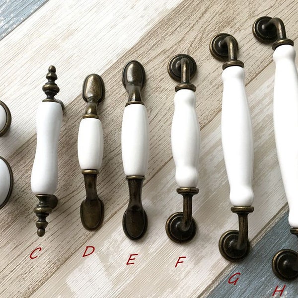 Boutons de meuble boutons poignées de tiroir boutons de commode boutons porcelaine blanc Bronze antique boutons de meuble grande poignée Lynns Graceland