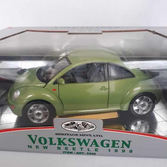 Burago Volkswagen New Beetle 1998 Car Toy Green Die Cast 1/18-th Scale Item  No. 3342 Heritage Mint Collectible Ltd-made in Italy-nib 