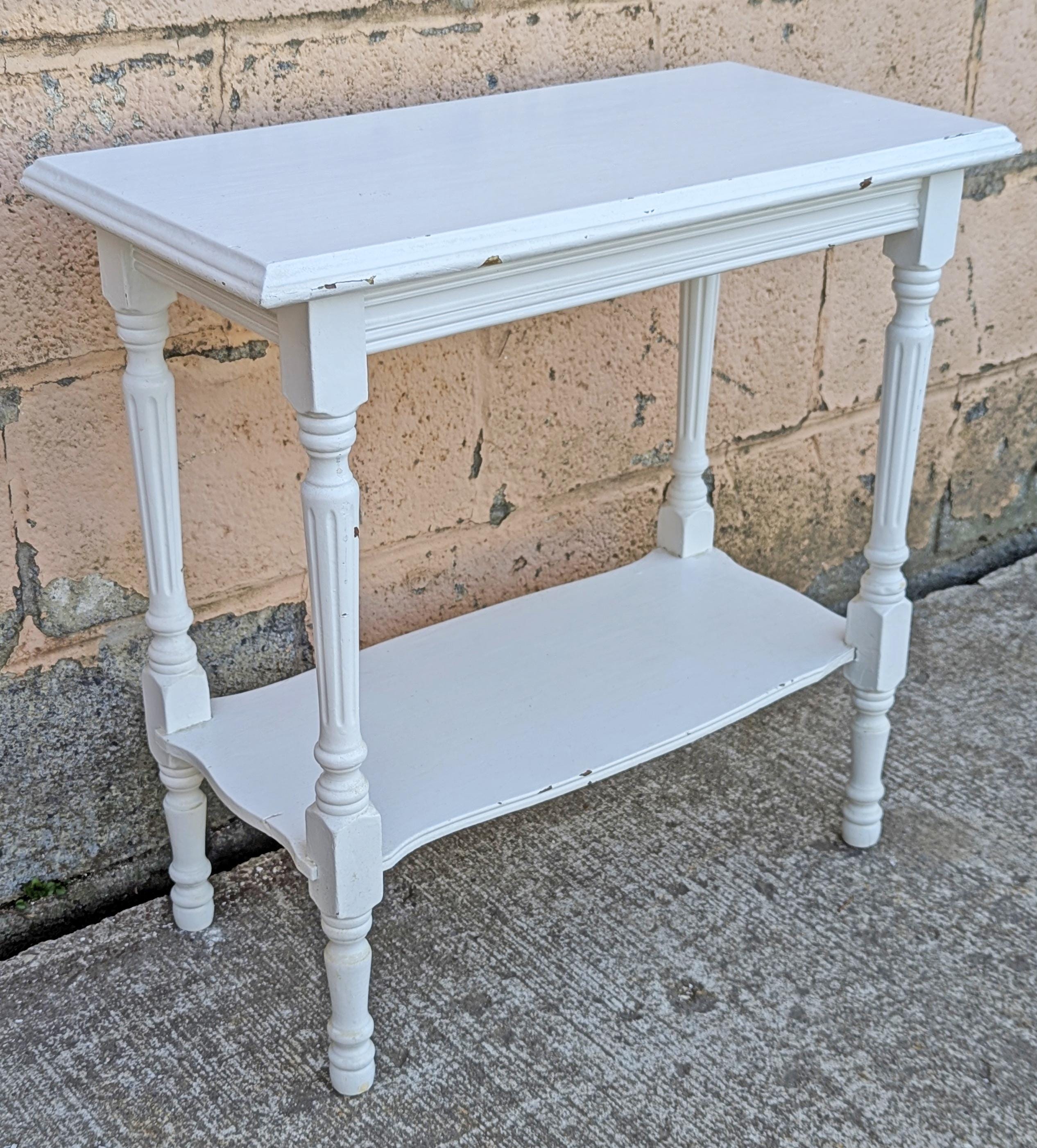 Estante de pasillo lateral antiguo vintage recuperado, tallado, estilo shabby chic, de madera maciza con extremos de madera pintados, soporte de mesa de 2 niveles