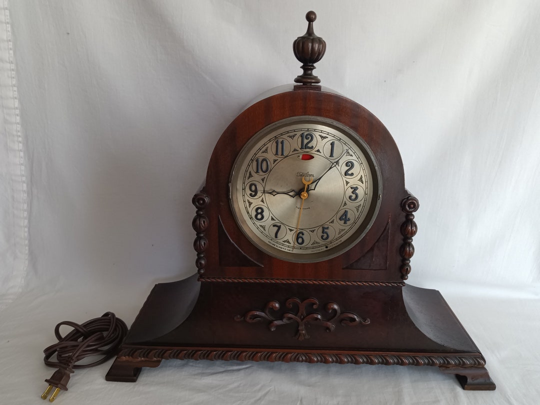 Antique Warren Telechron REVERE Model Electric Motored Mantel Clock
