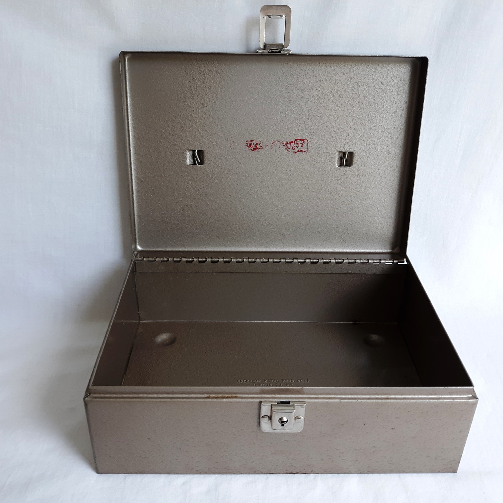 ビンテージ ツールボックス メタルボックス ステンシル NAVY コーストガード Vintage Tan Metal Toolbox Tackle Box Industrial Rectangle