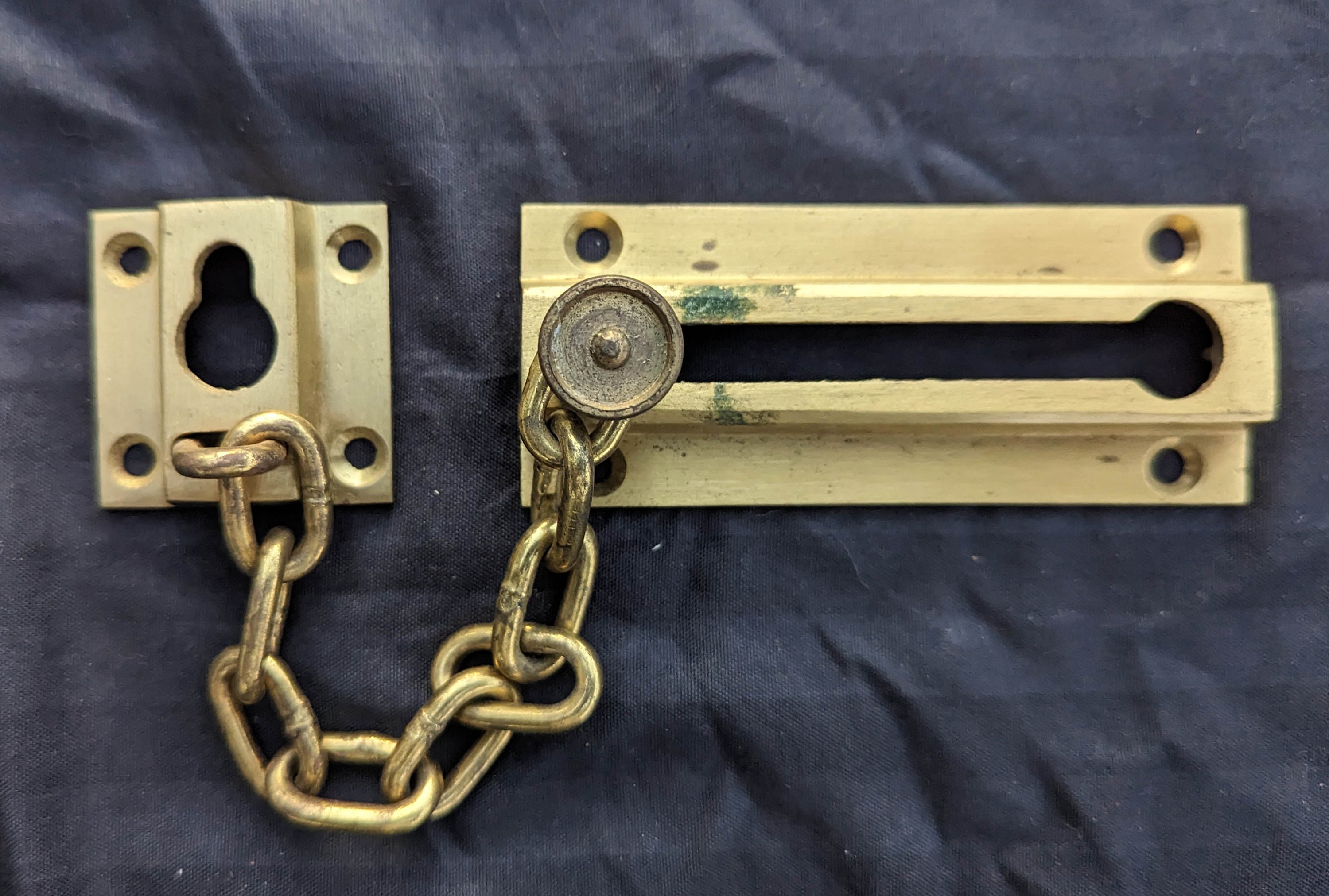 Extra Security LOCKING DOOR CHAIN & Keys Heavy Duty Safety Door