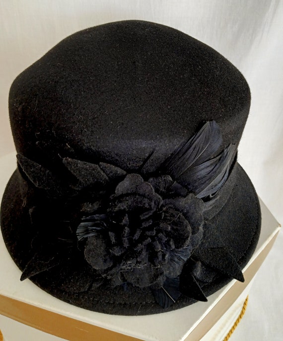 Vintage Women Hat Elegant Adora Black Wool Cloche 