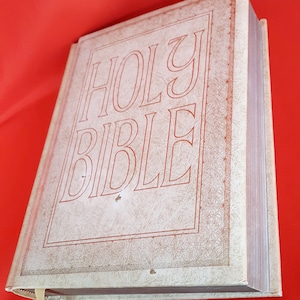 Vintage Holy Bible New American Bible Catholic Heritage Edition Red Letter Old and New Testament Gilt Hardcover Made in USA 1978 –NOS