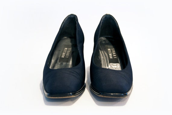 stuart weitzman navy pumps