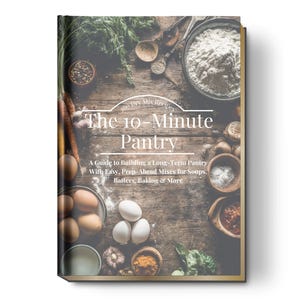 K&ouml;nnte beinhalten: Ein Kochbuch mit dem Titel "The 10-Minute Pantry" mit rustikalem Design. Das Cover zeigt Zutaten wie Eier, Mehl und Gew&uuml;rze, die auf Rezepte f&uuml;r Suppen, Teige und Backwaren hindeuten. Titel und Untertitel des Buches sind deutlich sichtbar.