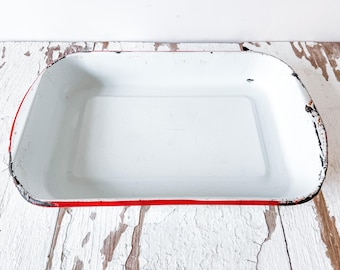 Fuente para hornear vintage de esmalte / Blanca con borde rojo / Utensilios para hornear de cocina de granja / Sartén rústica de esmalte