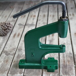 No3 Press Machine for Leather Crafting. Hole Punching Setting
