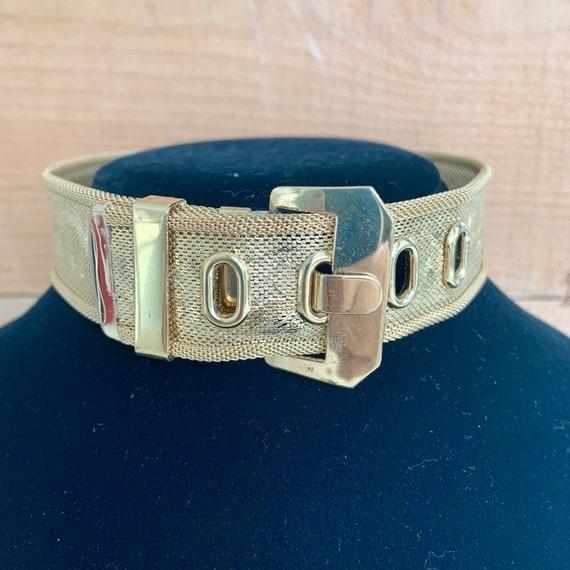 Trifari mid century buckle choker necklace
