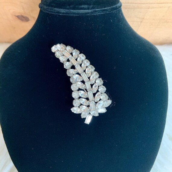 1940s large diamanté feather brooch
