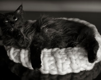 Giant Wool Cat Basket kitty bed