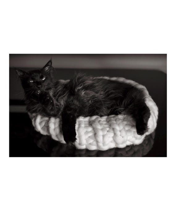 Giant Wool Cat Basket kitty bed
