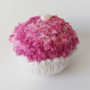 Pattern - Fluffy Cupcake Knitting Pattern - Printed A5
