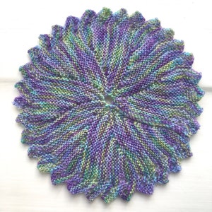 PDF download  Lace Flower Circle Knitting Pattern image 4
