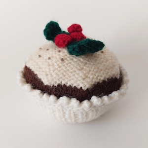 Pattern - Christmas Cupcake Knitting Pattern - Printed A5