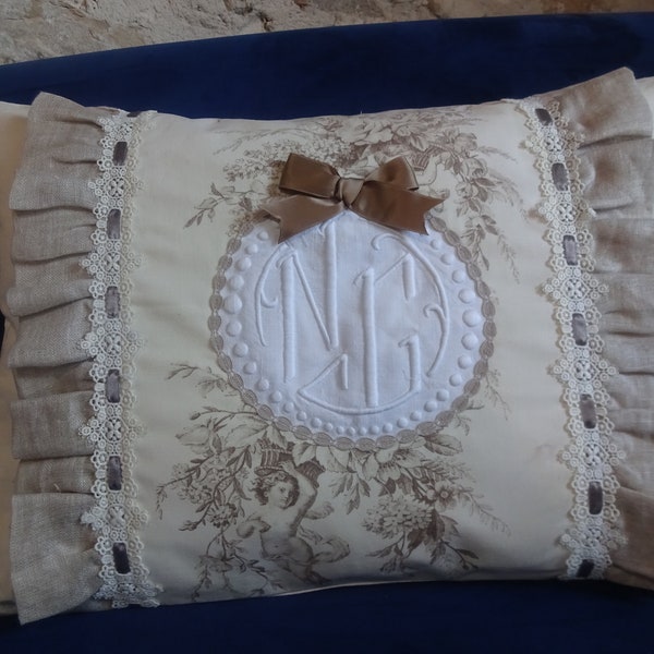 coussin campagne chic , monogramme ancien