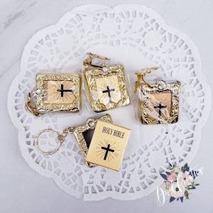Llavero de la Santa Biblia, regalos de fiesta, biblia pequeña dorada, regalos de comunión, regalos de bautizo, llavero de biblia pequeña, inglés y español.