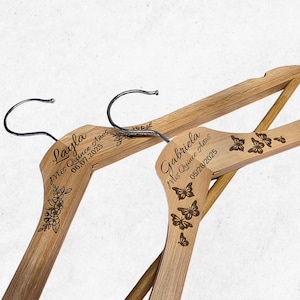 Mis quince hangers, personalized hangers, hanger for dress, wood hangers, engraving gifts,party decorations, custom hangers