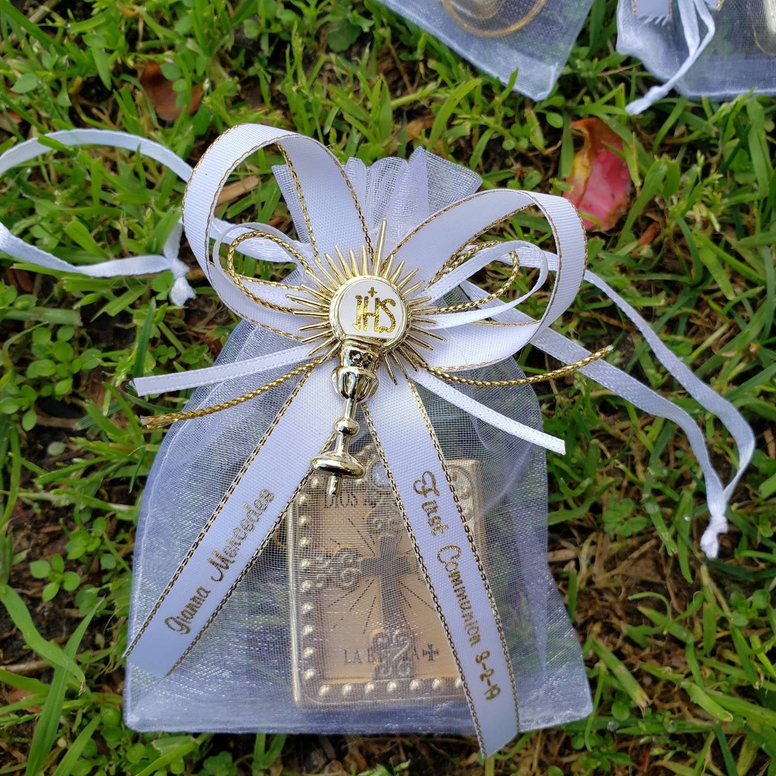 First Communion Party Favor/spanish Bible or English Keychain/small Bible  Book for Favors/small Book Bible,bible Key Chain/religious Favors 