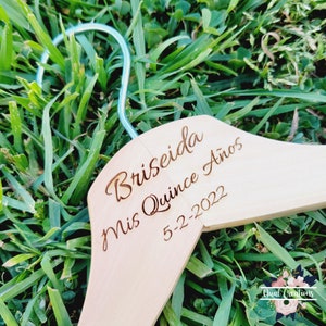 personalized quinceanera hanger, sweet sixteen dress hanget, wood hanger, personalized gifts, quinceaneras accesories