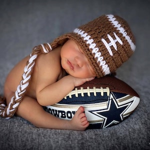 BABY Boy HAT Newborn Baby Boy Crochet Football Hat With Ear Flaps 0 3 6 12 months Patriots Steelers Hospital outfit Halloween Costume