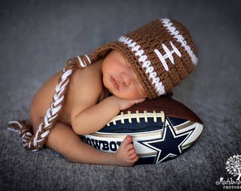 Gorro de fútbol de crochet para bebé con orejeras: accesorio fotográfico para recién nacidos