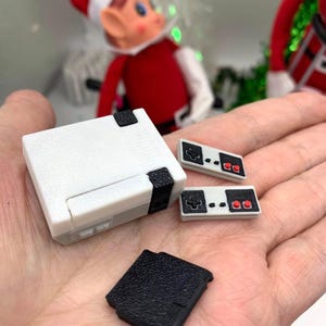 Elf Doll Gaming Scene: Miniature TV, Snacks, Game Night Props NINTENDOO+2 SNACKS