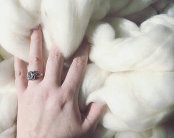23 Micron Wool Roving for Felting, Spinning, Weaving