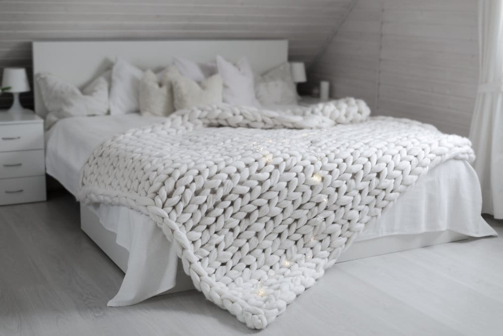 Chunky white throw blanket sale