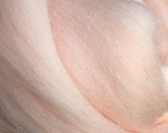 Blush Pink Merino Wool Roving: Chunky Yarn for Spinning & Felting