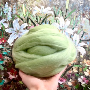 Mint Green Merino Wool Roving: Felting & Spinning Fiber