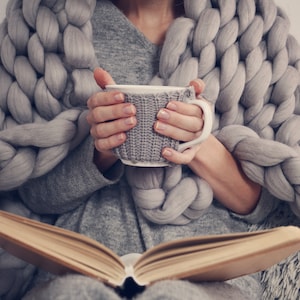 Gray Chunky Knit Blanket: Jumbo Merino Wool Throw (40&quot; x 60&quot;)