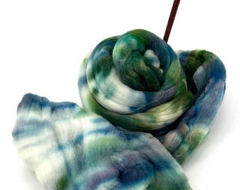 Hand-Dyed Merino Wool Roving: Winter Evergreen, 4 oz Superfine Fiber