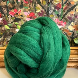 Spruce Hunter Green Wool Roving - Merino Soft Wool Fiber to Spin into Yarn, Needle Felt wet felt, weave, knit, all Crafts