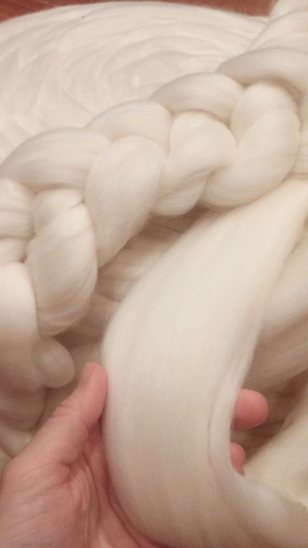 Soft Chunky Jumbo Yarn for Arm Knitting Blanket | 100% Natural Undyed  Off-White Merino Wool Roving 1 lb