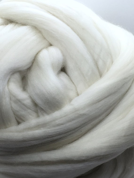 Corriedale Wool Roving Top (1 lb / 16 oz) | 28 Microns, Natural Gray  Undyed, Cleaned and Combed Core Wool