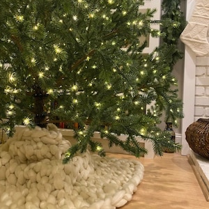 Chunky Knit Christmas Tree Skirt: Handmade Merino Wool, Lodge Farmhouse Decor (40&quot; x 65&quot;)