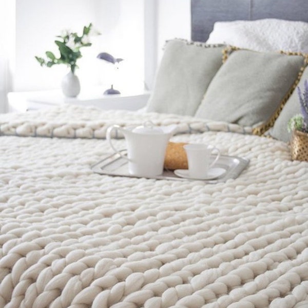 Handmade Chunky Knit Merino Wool Blanket: Queen Size 60x80