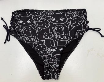 Slip bikini a vita alta con stampa di gattini in bianco e nero, taglia M, nuovo senza cartellino.