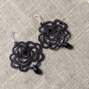 Handgemachte BlumenSpitze Ohrringe | Cottagecore Tatted Lace Ohrringe | leichte Ohrringe
