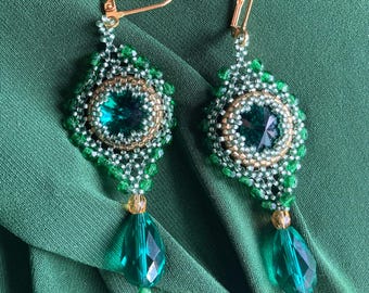 Smaragdgroene kristallen hangoorbellen: druppelvormige druppelvormige sieraden met kralen